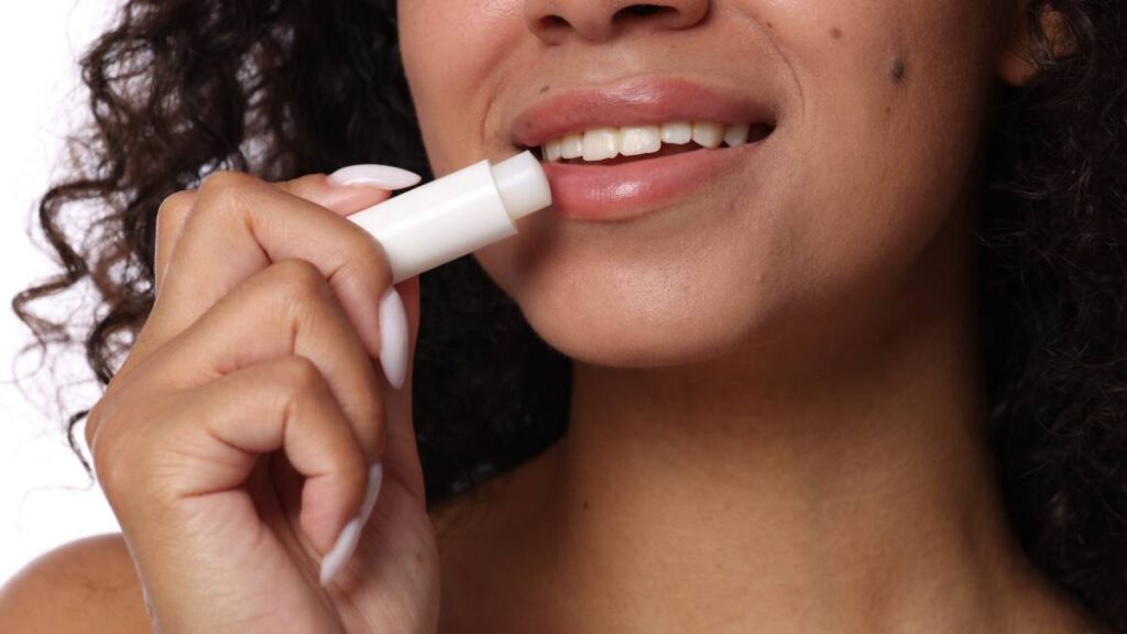 Keep Lips Hydrated Quickly in Cold Weather: Reliable Routines for Comfort