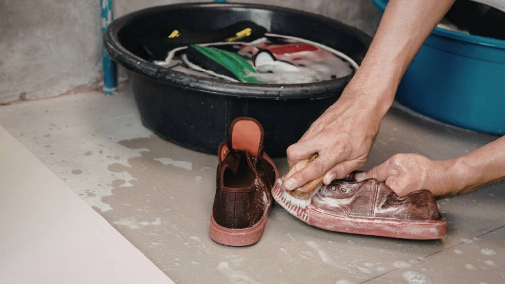 Stopping Shoe Odor with Household Items